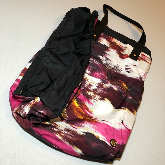 Lululemon Bring It Om Tote - Picture 6 of 10